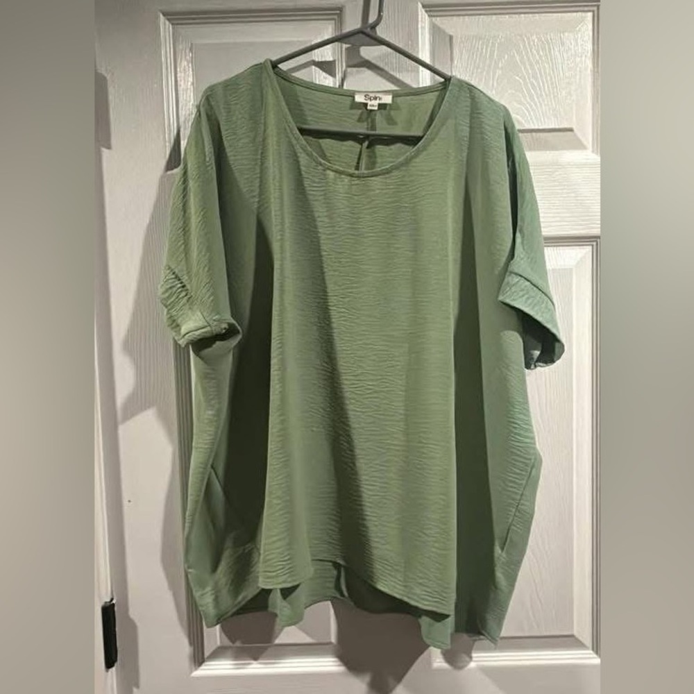 Discount Divas Green Short Sleeve Blouse